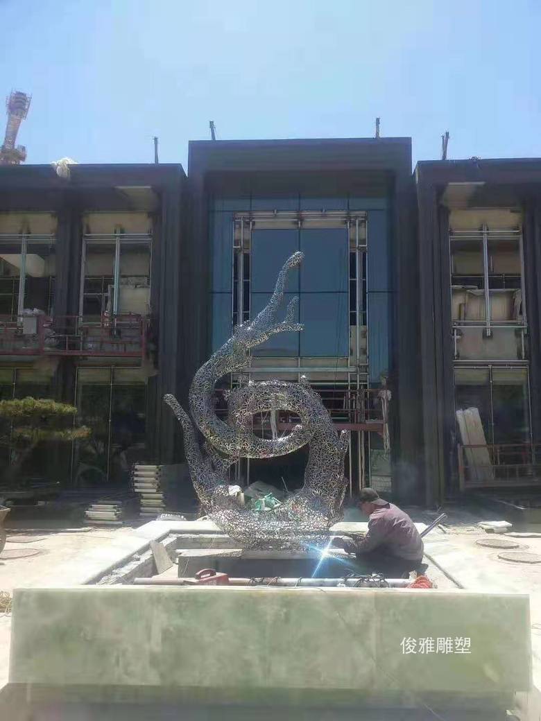 湖南長沙南園小區不銹鋼雕塑